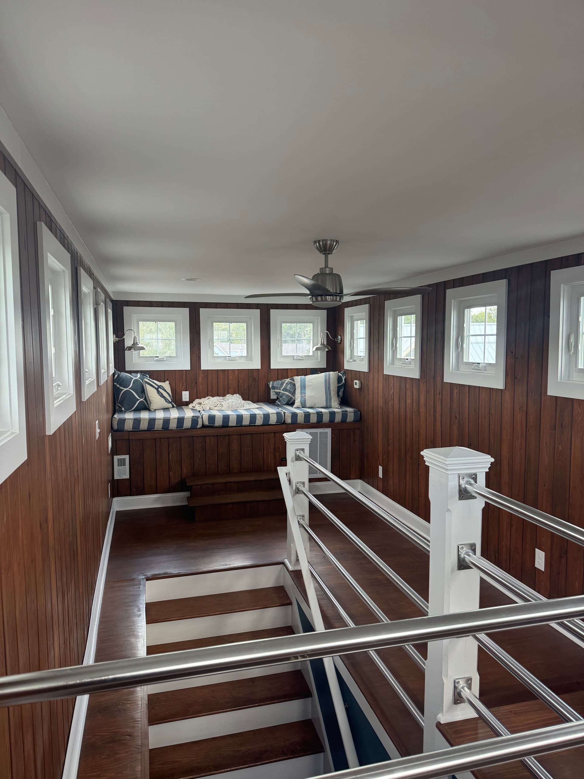 Gallery photos for Cozy Interior Renovation Showcases Custom Paintwork: Image #3