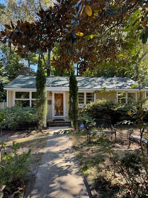 Gallery photos for Chateau Green Asphalt Shingle Roof Transformation in Wilmington: Image #2