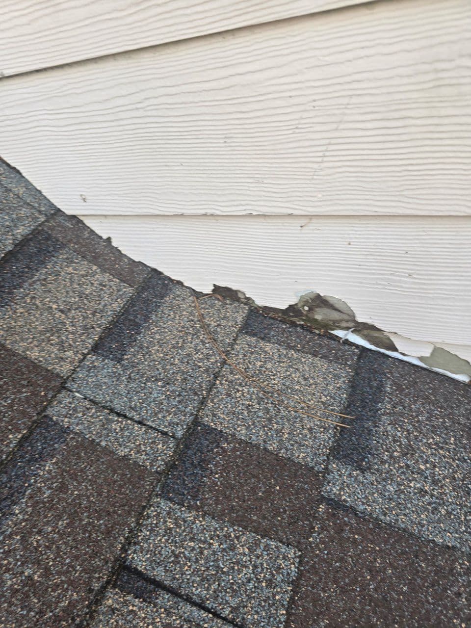 Gallery photos for Combat Water Damage with Expert Roof and Siding Repairs: Image #2